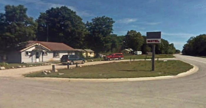 MacJo Motel - 2008 Street View (newer photo)